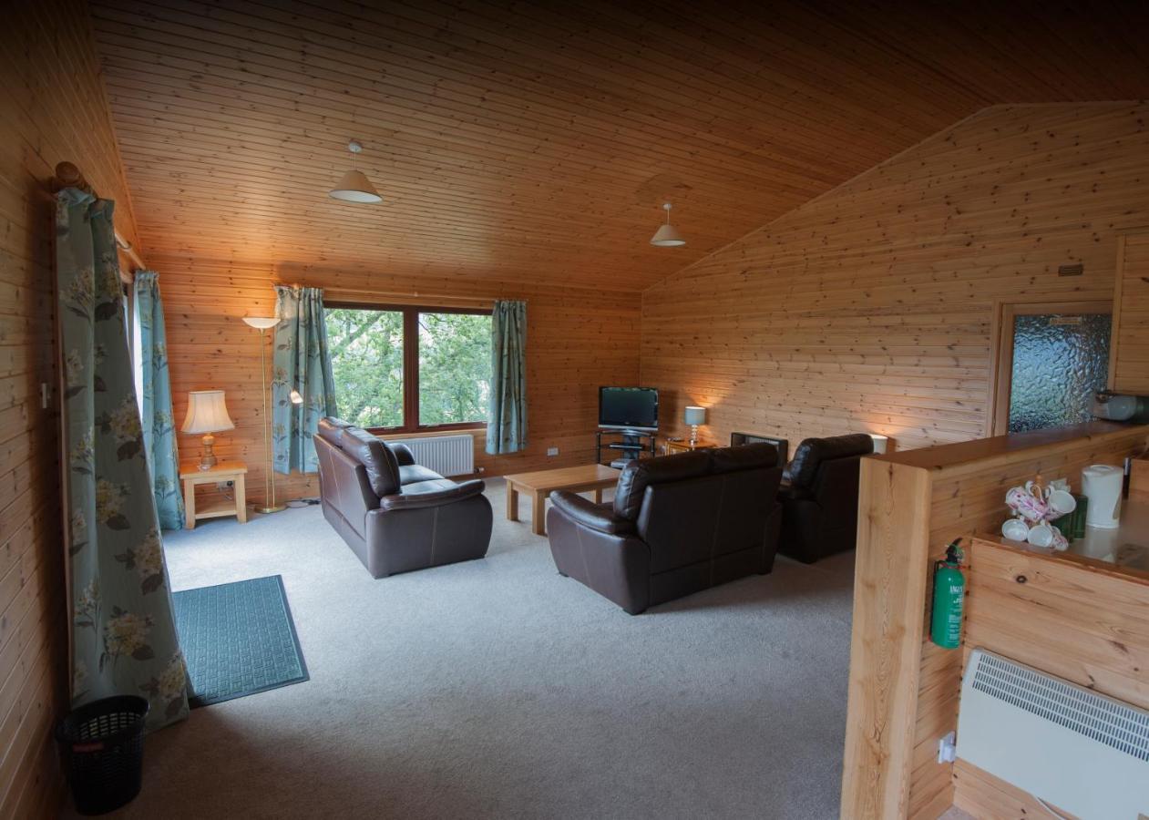 Achmony Holidays Villa Drumnadrochit Buitenkant foto