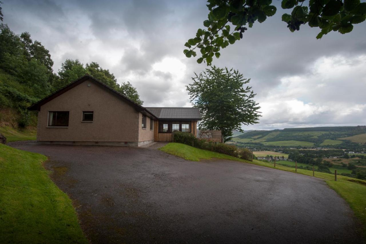 Achmony Holidays Villa Drumnadrochit Buitenkant foto