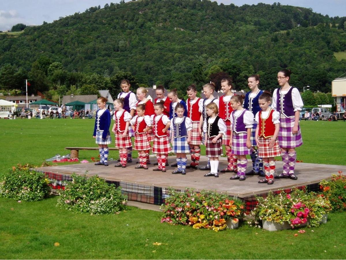 Achmony Holidays Villa Drumnadrochit Buitenkant foto