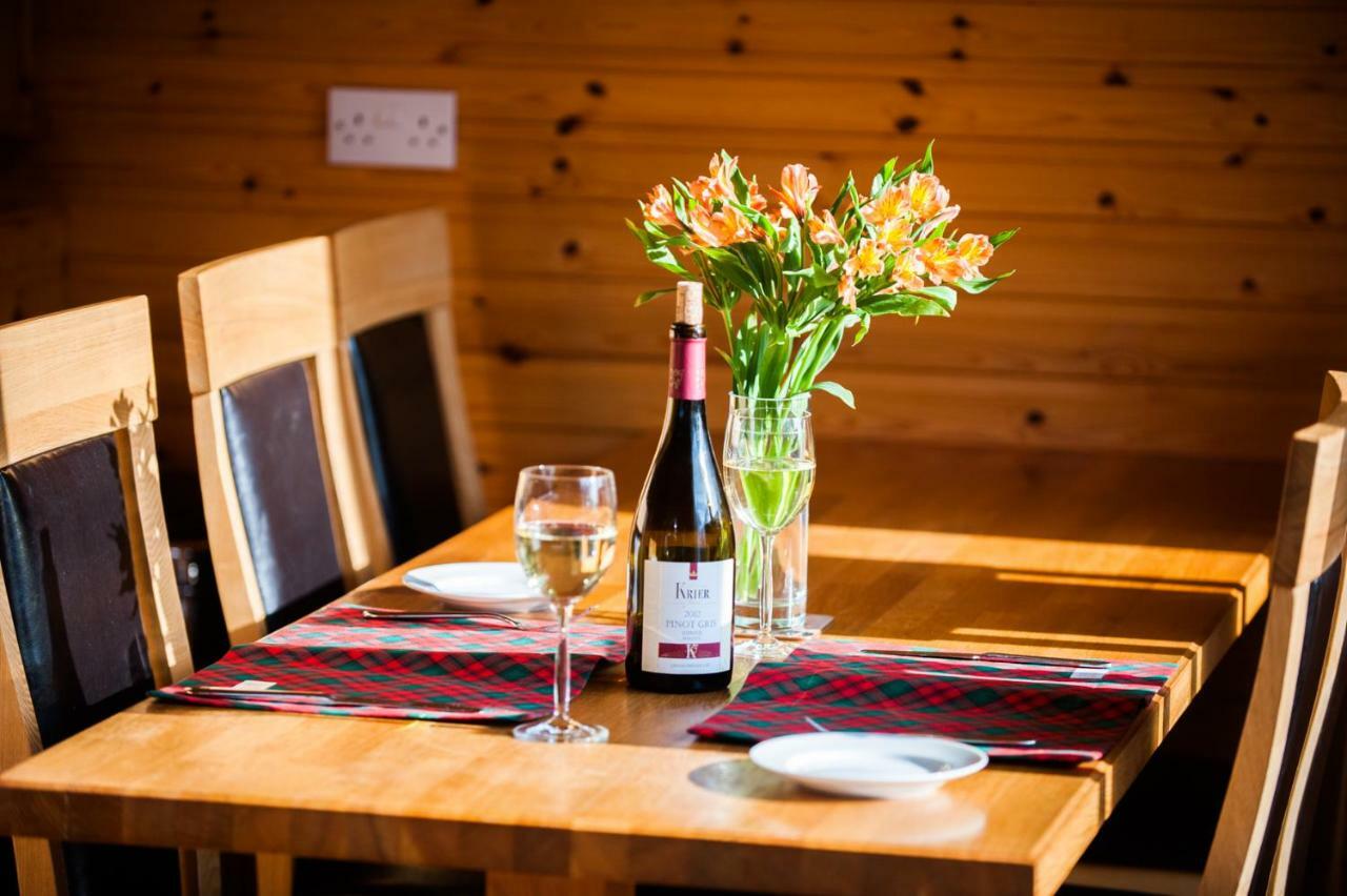 Achmony Holidays Villa Drumnadrochit Buitenkant foto