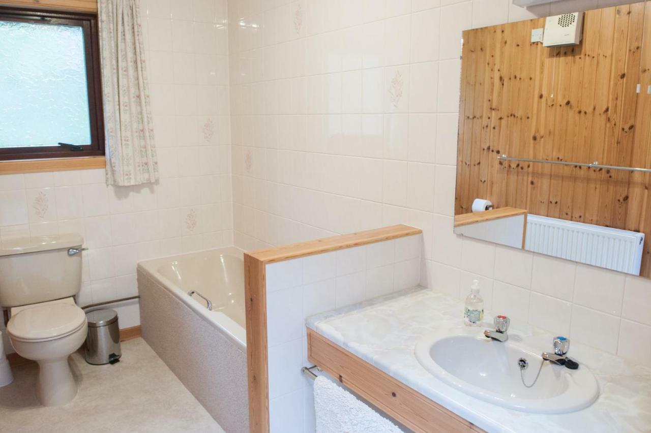 Achmony Holidays Villa Drumnadrochit Buitenkant foto